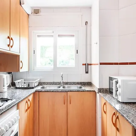 Newly Renovated Cozy On A Hill Apartment